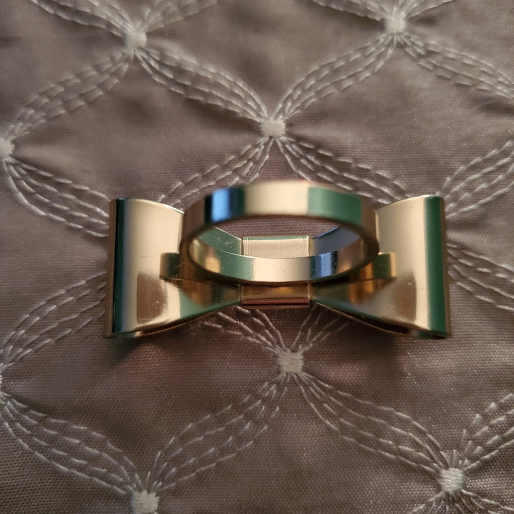 Gold colored bow ring - Picture 3 of 5